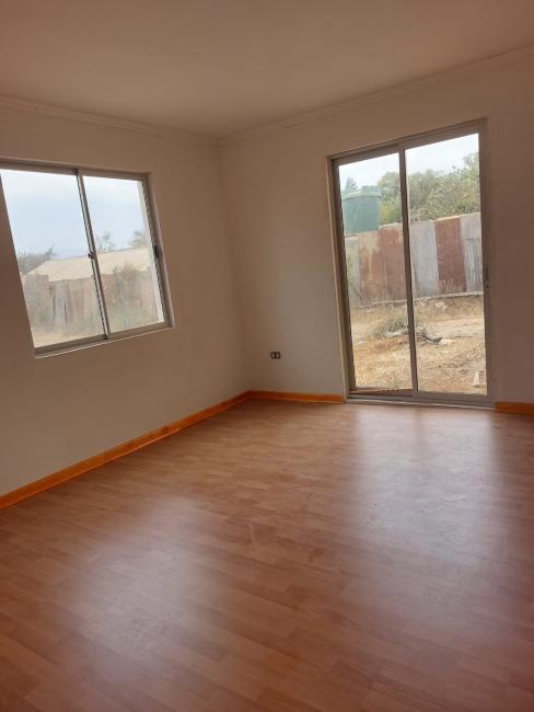 Casa nueva y amplio sitio sector El Romero